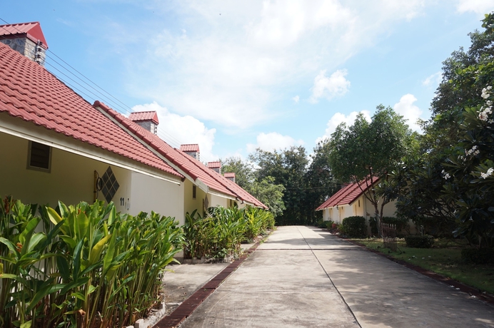 Imagen de los exteriores del Hotel Ratchapreuk Resort. Foto 17