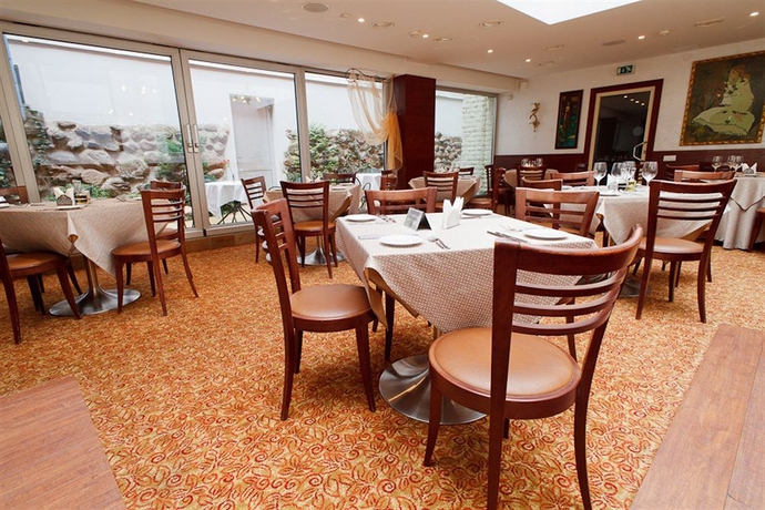 Imagen del bar/restaurante del Hotel Ratonda Centrum Hotels. Foto 3