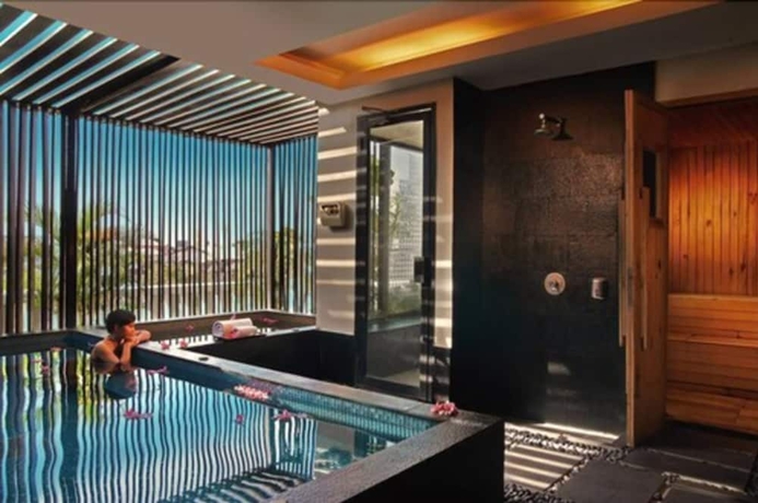 Imagen de la piscina del Hotel Rattan Inn. Foto 19