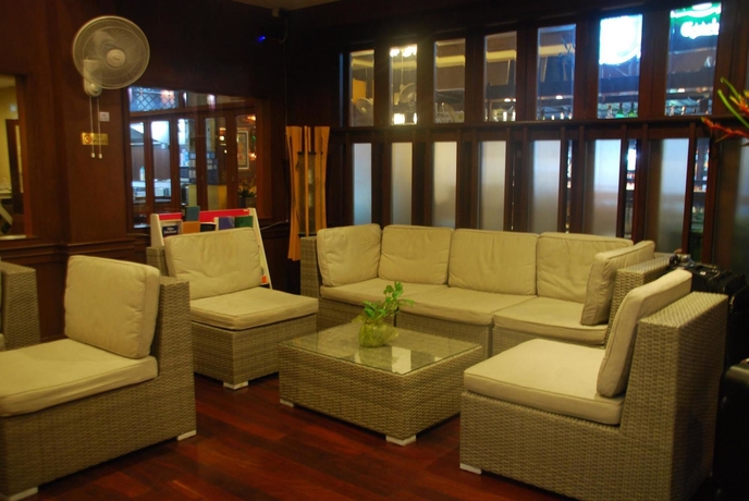 Imagen de los interiores del Hotel Rattana Beach By Shanaya. Foto 5