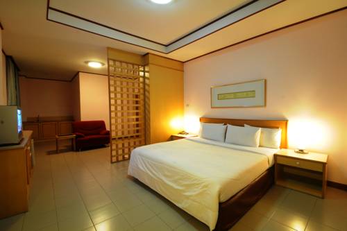 Imagen de la habitación del Hotel Rattana Park. Foto 12