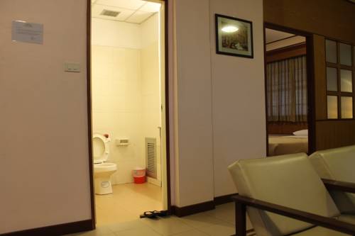 Imagen de la habitación del Hotel Rattana Park. Foto 13
