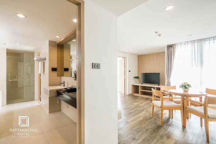 Imagen de la habitación del Hotel Rattanachol. Foto 7