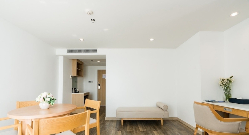 Imagen de la habitación del Hotel Rattanachol. Foto 16