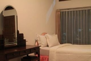 Imagen de la habitación del Hotel Ratu. Foto 9