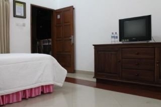 Imagen de la habitación del Hotel Ratu. Foto 13