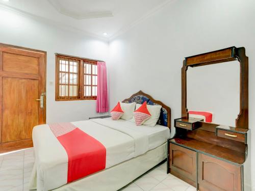 Imagen de la habitación del Hotel Ratu. Foto 13
