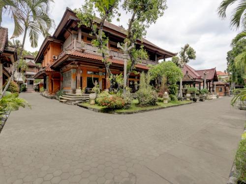 Imagen general del Hotel Ratu. Foto 8