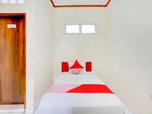 Imagen de la habitación del Hotel Ratu. Foto 15