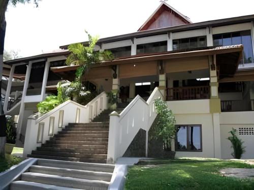 Imagen general del Hotel Ratu & Resort. Foto 7