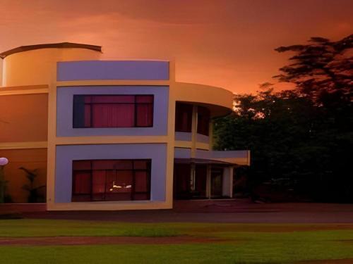 Imagen general del Hotel Ratu & Resort. Foto 10