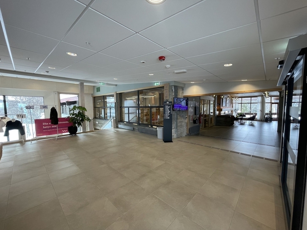 Imagen de los interiores del Hotel Raulandsakademiet og Vandrerhjem. Foto 16