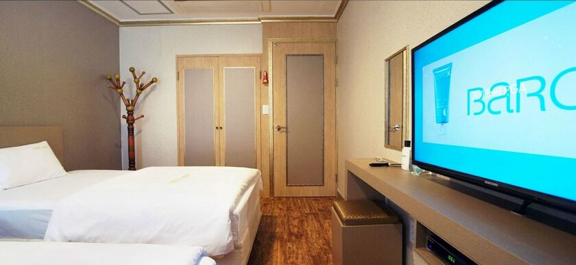 Imagen de la habitación del Hotel Raum. Foto 15