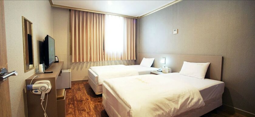 Imagen de la habitación del Hotel Raum. Foto 16