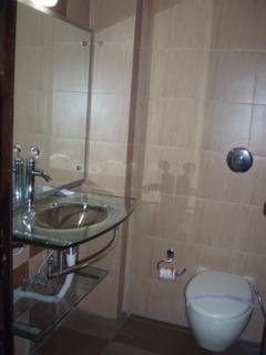 Imagen de la habitación del Hotel Raunak Plaza. Foto 8