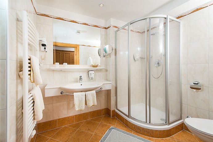 Imagen de la piscina del Hotel Rauriserhof. Foto 15