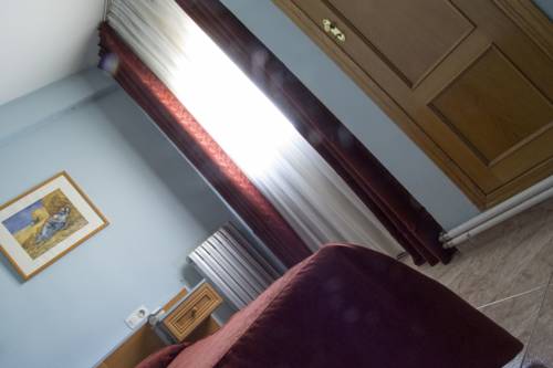 Imagen de la habitación del Hotel Rausan. Foto 6