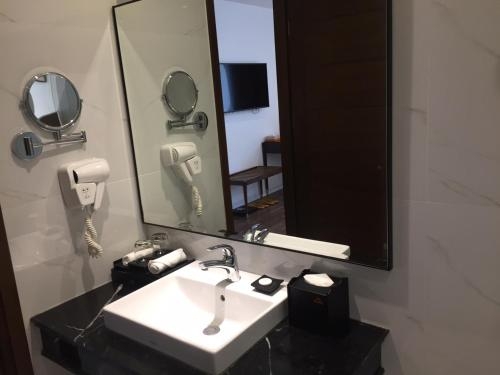 Imagen de la habitación del Hotel Ravatel Luxury Bac Giang. Foto 6