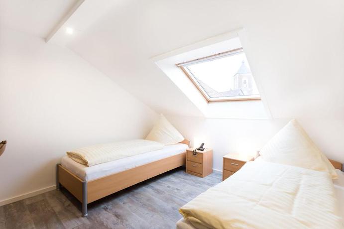 Imagen de la habitación del Hotel Rave. Foto 3