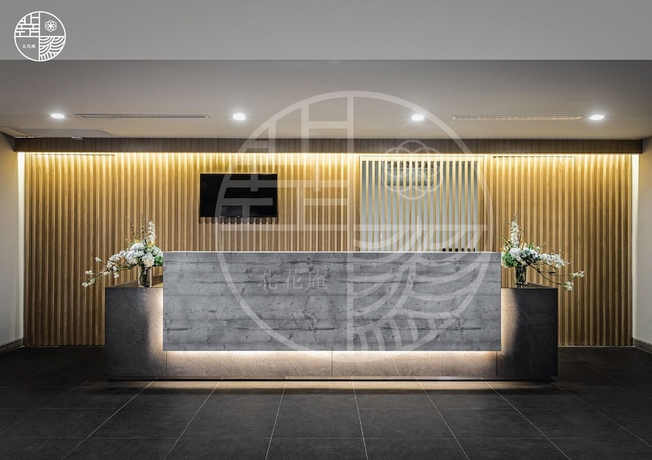 Imagen de los interiores del Hotel Raveevan Santidham. Foto 16