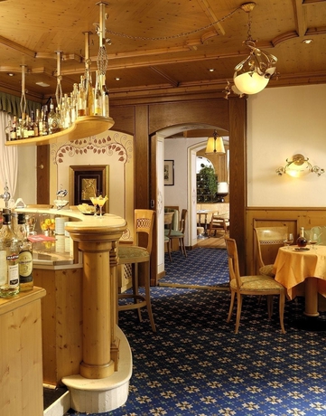 Imagen del bar/restaurante del Hotel Ravelli. Foto 6