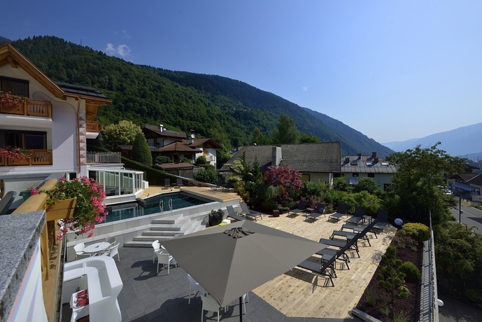 Imagen de los exteriores del Hotel Ravelli. Foto 11