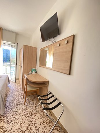 Imagen de la habitación del Hotel Ravello Rimini. Foto 5