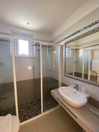 Imagen de la habitación del Hotel Ravello Rimini. Foto 8