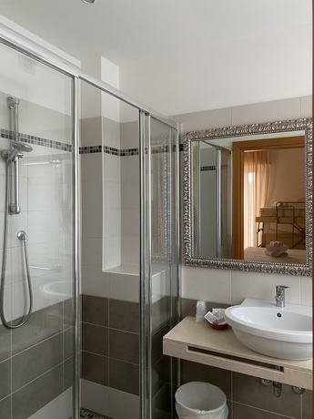 Imagen de la habitación del Hotel Ravello Rimini. Foto 11