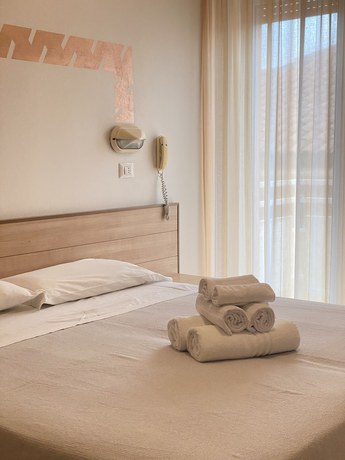 Imagen de la habitación del Hotel Ravello Rimini. Foto 15