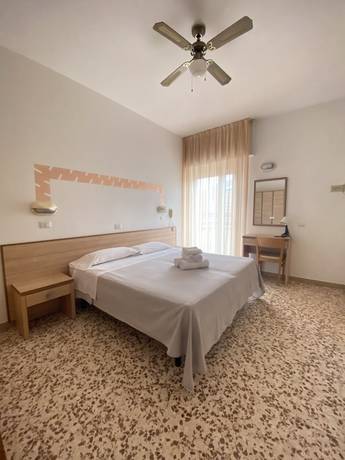 Imagen de la habitación del Hotel Ravello Rimini. Foto 19