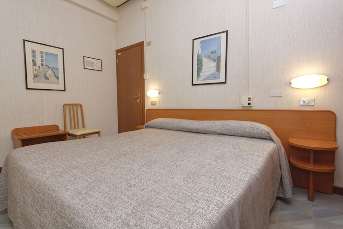 Imagen de la habitación del Hotel Ravenna. Foto 12