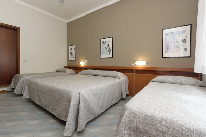 Imagen de la habitación del Hotel Ravenna. Foto 13