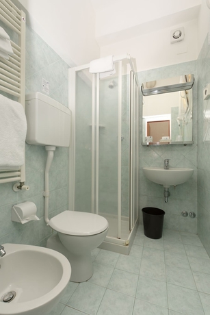 Imagen de la habitación del Hotel Ravenna. Foto 17