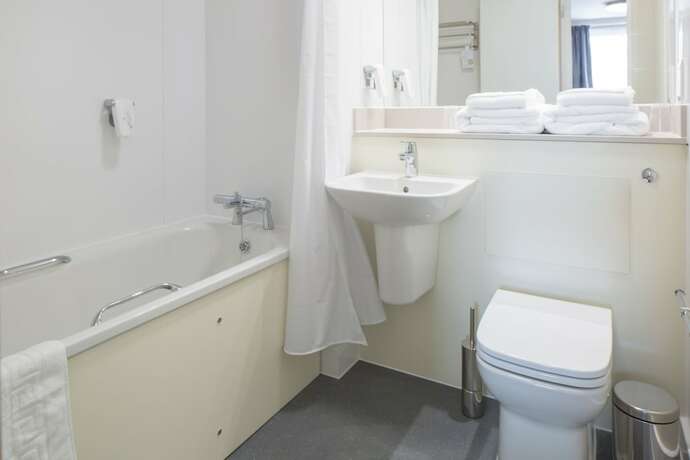 Imagen general del Hotel Raven's Cliff, Motherwell by Marston\'s Inns. Foto 1