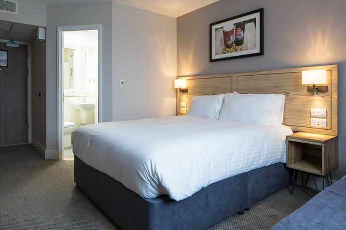 Imagen de la habitación del Hotel Raven's Cliff, Motherwell by Marston\'s Inns. Foto 14