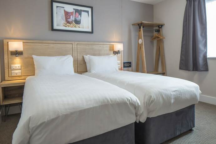 Imagen general del Hotel Raven's Cliff, Motherwell by Marston\'s Inns. Foto 3