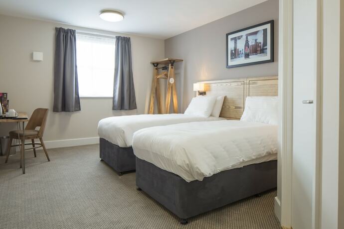 Imagen general del Hotel Raven's Cliff, Motherwell by Marston\'s Inns. Foto 4