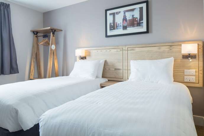 Imagen de la habitación del Hotel Raven's Cliff, Motherwell by Marston\'s Inns. Foto 15