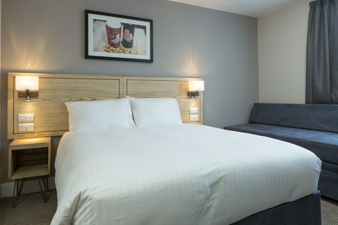 Imagen general del Hotel Raven's Cliff, Motherwell by Marston\'s Inns. Foto 12