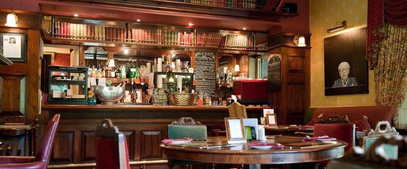 Imagen del bar/restaurante del Hotel Ravenwood Hall. Foto 2