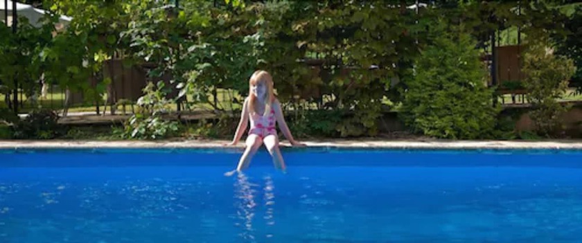 Imagen de la piscina del Hotel Ravenwood Hall. Foto 20