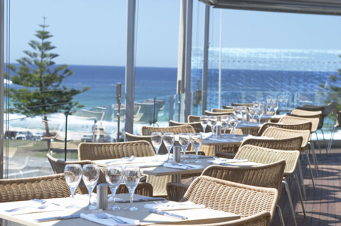 Imagen de los interiores del Hotel Ravesis. Foto 13