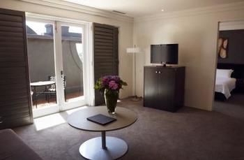 Imagen de los interiores del Hotel Ravesis. Foto 14