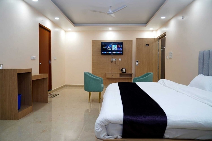 Imagen de la habitación del Hotel Ravika Grand Hotel and Banquet. Foto 3