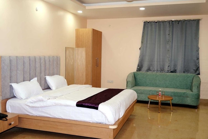 Imagen de la habitación del Hotel Ravika Grand Hotel and Banquet. Foto 4
