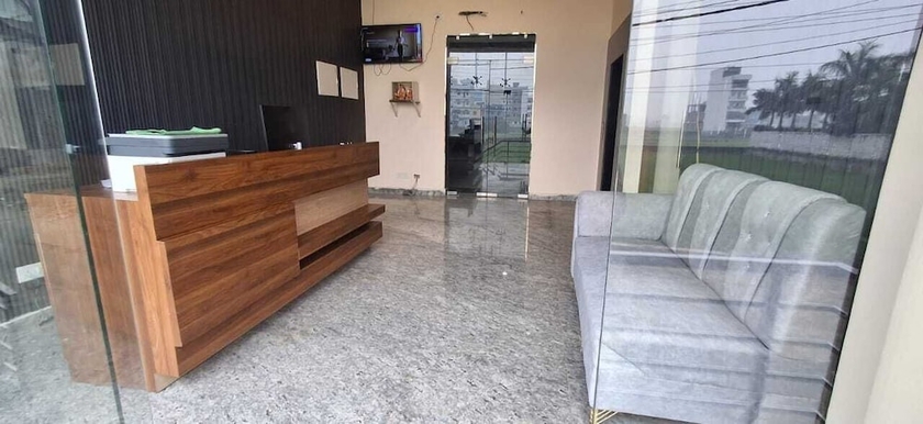 Imagen de los interiores del Hotel Ravika Grand Hotel and Banquet. Foto 16