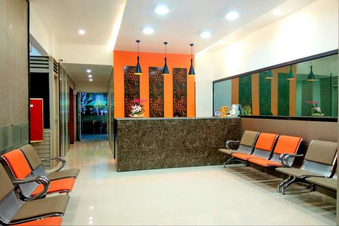 Imagen de los interiores del Hotel Raviraj. Foto 19