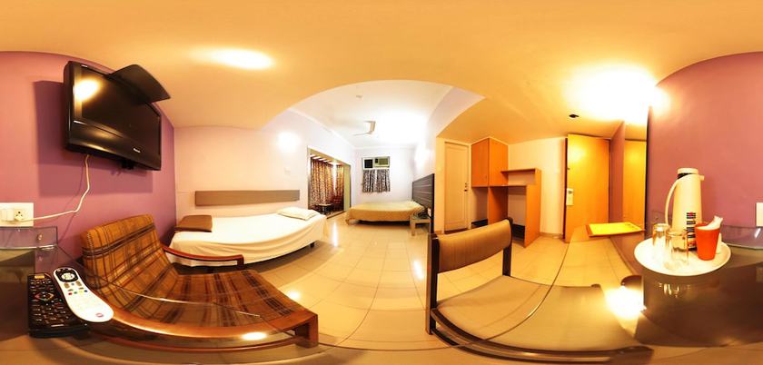 Imagen de la habitación del Hotel Raviraj. Foto 15