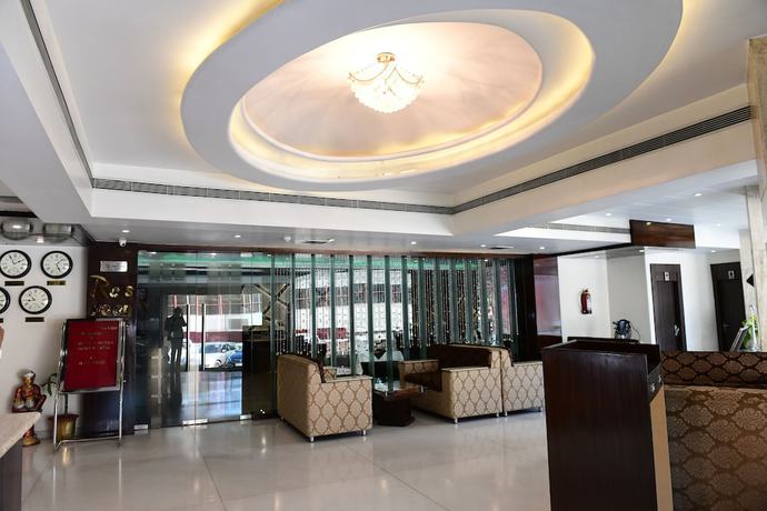 Imagen de los interiores del Hotel Ravisha Continental. Foto 17